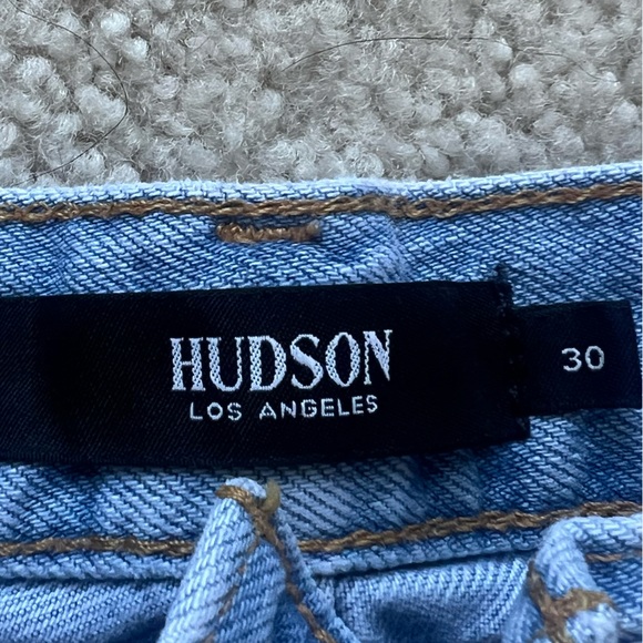 HUDSON Women's Lori High Rise, Cut Off Jean Short - Picture 4 of 7